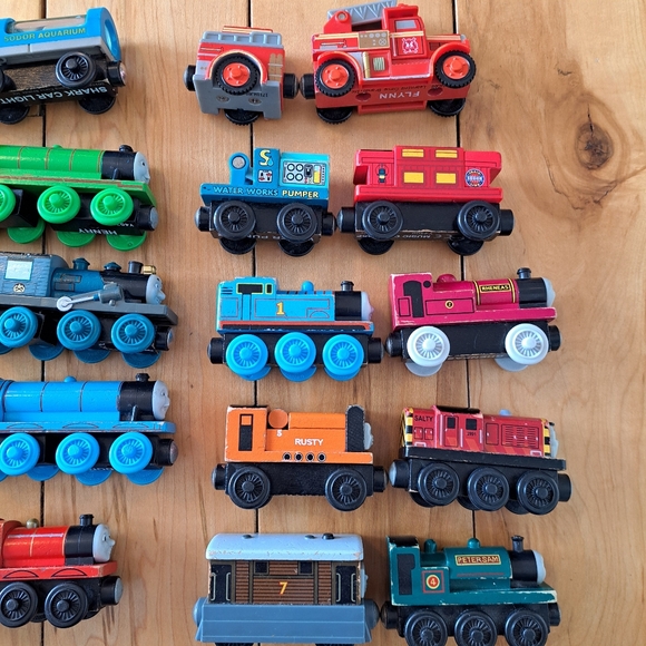 THOMAS TRAIN WOODEN LOT OF 15!  READ!  Thomas Train Wooden Railway - Picture 14 of 16